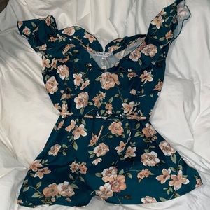 Soft Off-The-Shoulder Sexy Green Floral Top